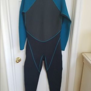 Wet suit
